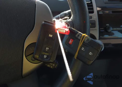 2006 Toyota Prius z USA, uszkodzony, nr VIN JTDKB20U663175412